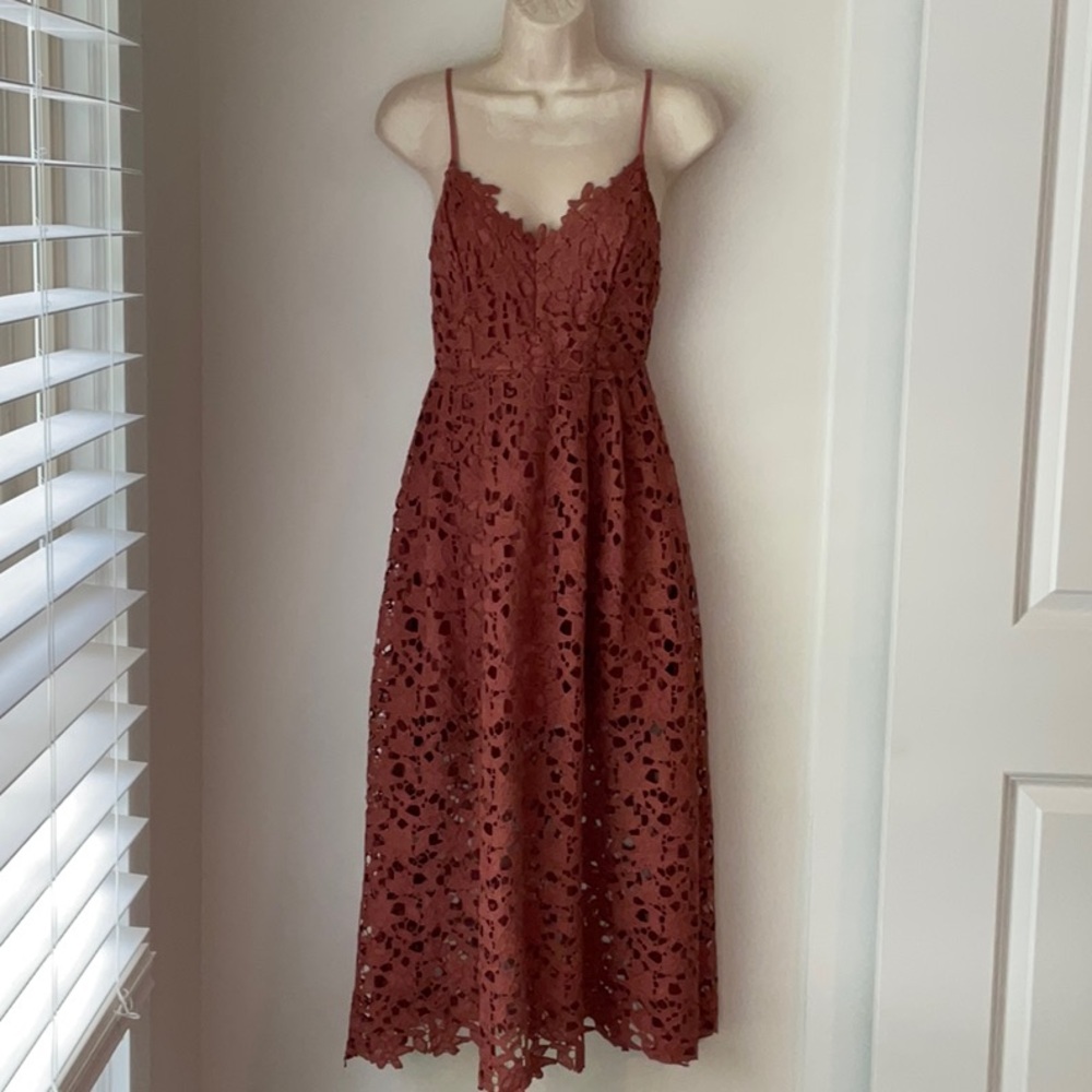ASTR Elegant Lace Midi Dress in Pink SIZE S - Picture 9 of 14
